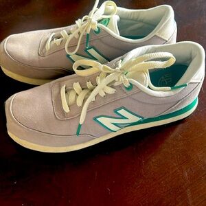 New Balance 501 Sneakers Gray Kelly Green Men’s Size 10 D Retro Eagles Colors